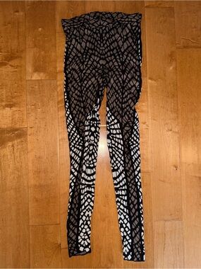 BCBG MAX AZRIA Cotton Modal Geometric Web Leggings Pants Black White Brown